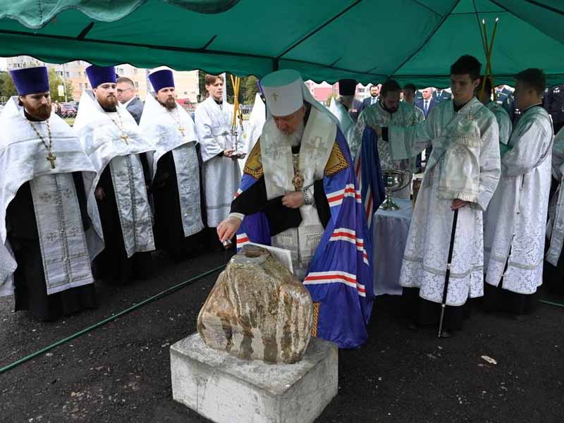 В Брянске освятили закладной камень будущего храма в честь Александра Пересвета в старом аэропорту