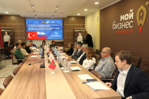 Турецкие предприниматели приехали в Брянск для закупок лесопродукции