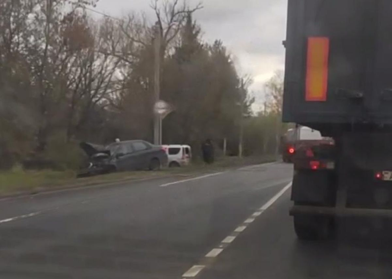 Массовое ДТП под Брянском: не разъехались две легковушки и грузовик, пострадавших практически нет