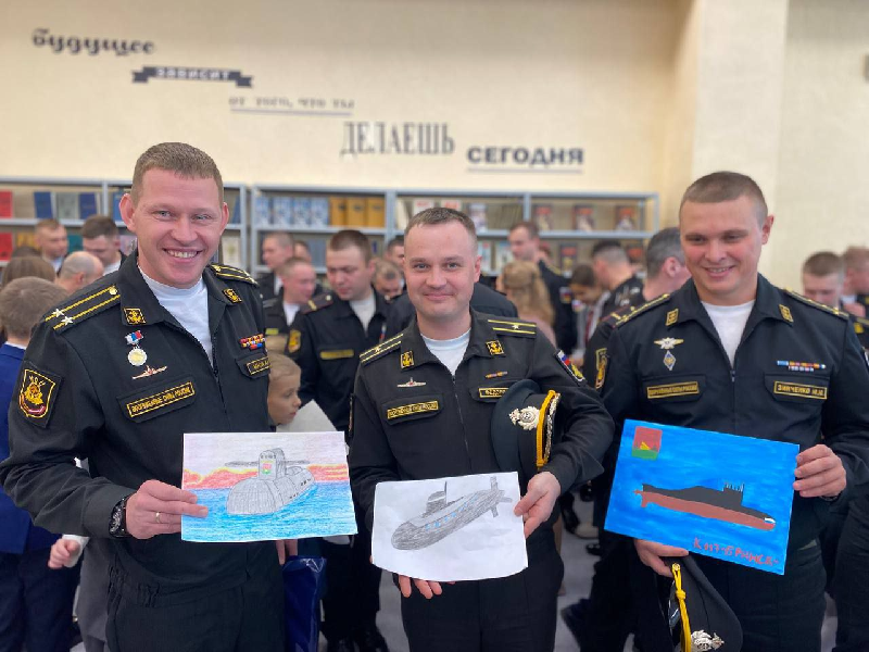 Экипаж подводного крейсера К-117 «Брянск» посетил город, шефствующий над кораблём