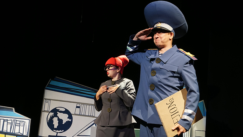 Брянский театр кукол представил новый спектакль, посвящённый Правилам дорожного движения