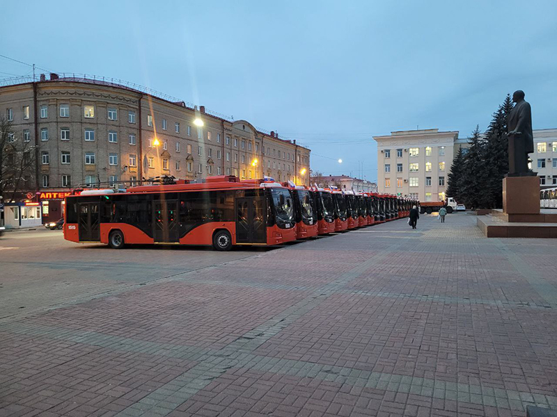 Брянску торжественно вручены двадцать новых троллейбусов