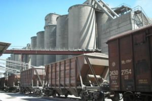Цемент составляет более половины железнодорожных грузов в Брянской области