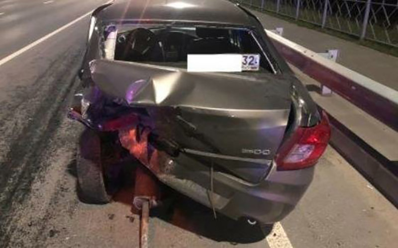 ДТП в Брянске: в реанимации оказался водитель неподвижно стоявшей машины
