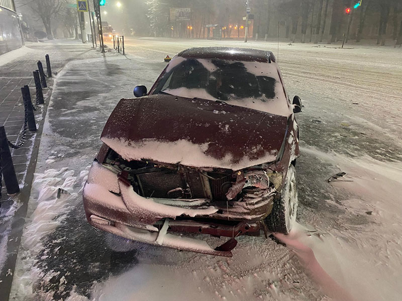 ДТП на «Кремнии»: начало снегопада в Брянске ознаменовалось аварией с двумя пострадавшими
