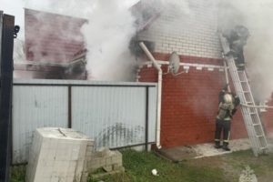 Пожар в Большом Полпино: выгорел частный дом, сообщается о погибшем