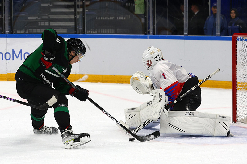 Хоккейный «Брянск» потерпел второе поражение от лидера турнирной таблицы