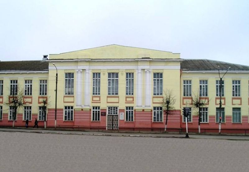 Ученики клинцовской школы №2 эвакуированы в другие школы города, историческое здание под угрозой обрушения