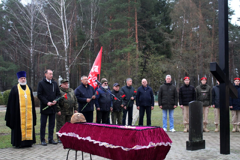 Останки советских воинов, погибших в 1941 году, перезахоронены на кладбище в Жуковке