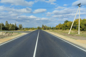 «Брянскавтодор» завершил превращение дороги около родной деревни губернатора Александра Богомаза в автобан