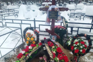 Семьи похоронили восьмиклассниц, погибших при стрельбе в брянской гимназии №5