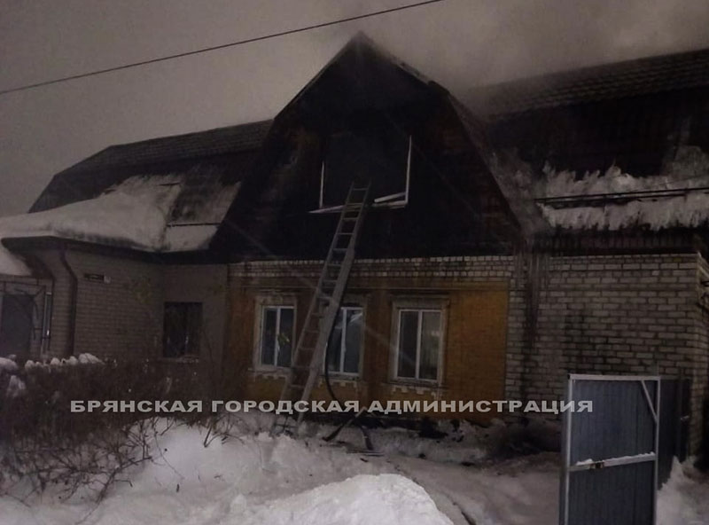 Пожар в Бежице: горел дом, жертв нет