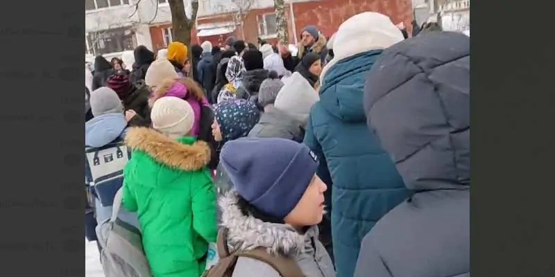 Две гимназии в разных концах Брянска эвакуированы утром 11 декабря