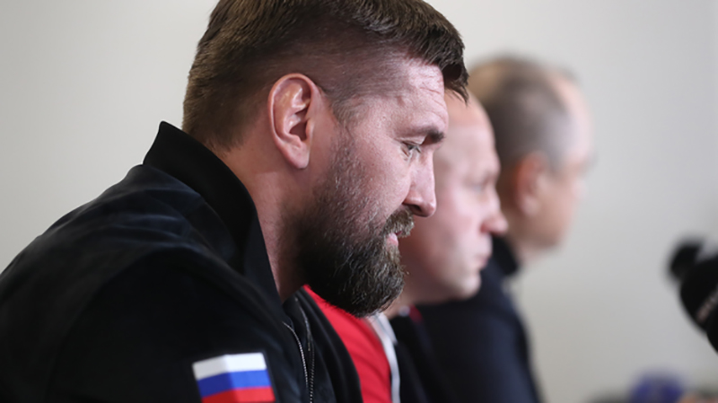 Виталию Минакову предложили вернуться в октагон в RCC против Вагаба Вагабова