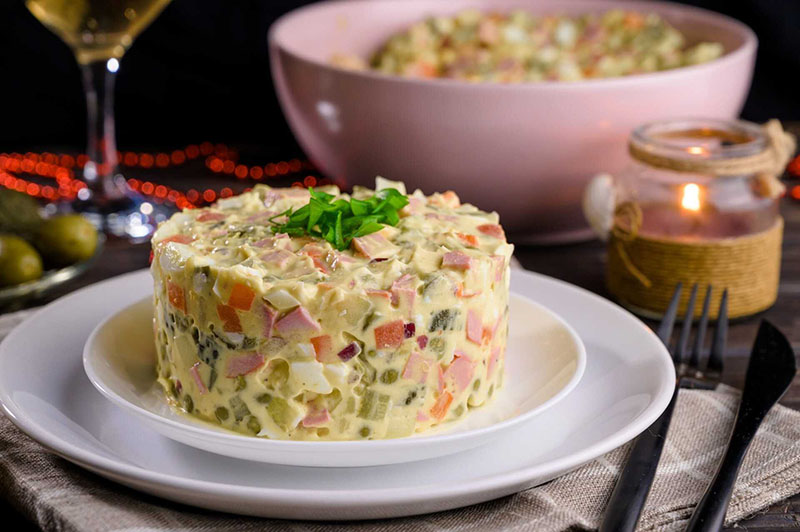 Традиционный новогодний салат в Брянской области будет стоить 217 рублей – индекс «Оливье» на три рецепта