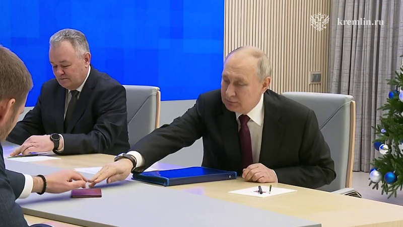 Владимир Путин лично подал документы в ЦИК и официально стал кандидатом на выборах-2024