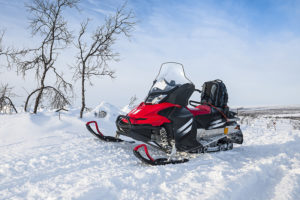 Россиянам разрешили управлять снегоходами по мотоциклетным правам, а не по тракторным