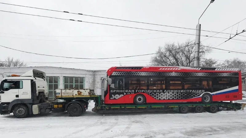 Первый троллейбус с прославлением горадминистрации поступил в Брянск