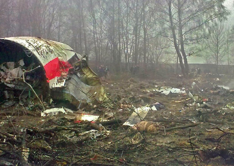 Польские власти отказываются от версий о «вине» России в катастрофе правительственного Ту-154 под Смоленском
