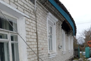 Стена частного жилого дома обрушилась в Брянске