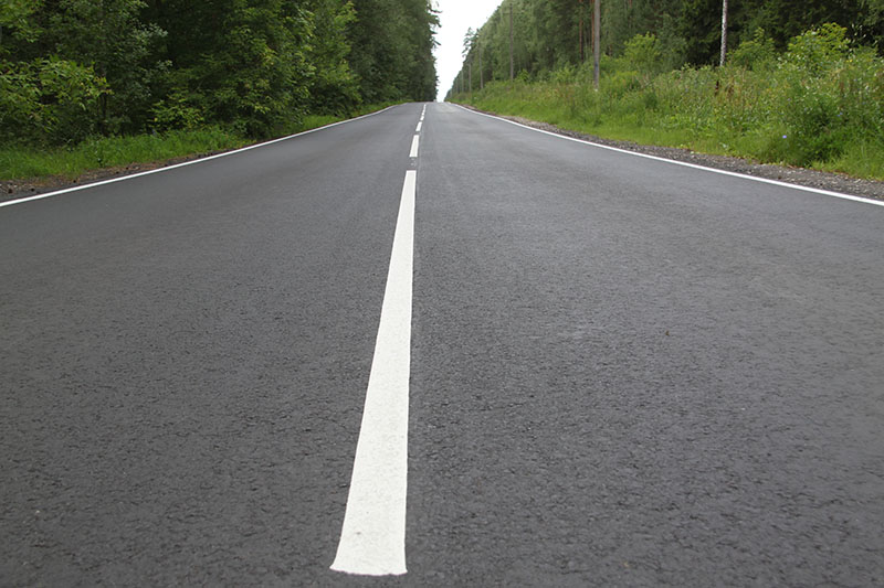 Брянские дорожники отремонтировали за год более 540 км дорог, 100 км — по нацпроекту