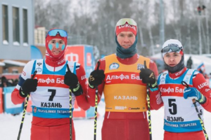 Александр Большунов выиграл спринт на этапе Кубка России в Казани и одержал 14-ю победу подряд