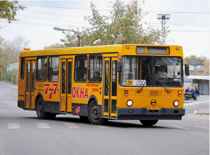 Брянские власти пообещали реанимировать автобусный маршрут №24 для подвоза школьников