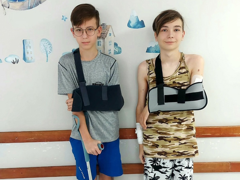 Двое школьников, раненых при стрельбе в гимназии №5, вновь переведены из Брянска в РДКБ в Москву