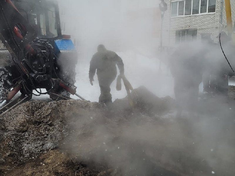 Брянские коммунальщики приступили к ремонту теплосетей в Советском районе областного центра