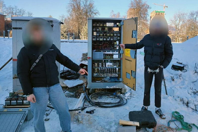 Московские школьники подожгли релейный шкаф ради вознаграждения от неизвестного