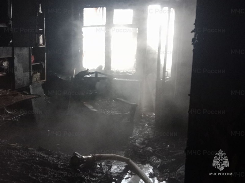 Пожар в Брянске: выгорела квартира в пятиэтажке, погибла женщина
