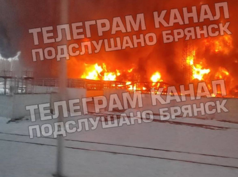 Площадь пожара на клинцовской нефтебазе составляет 1000 квадратных метров