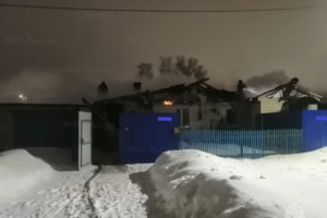 Пожар в Брянске: сгорели два дома, стоящие рядом. Жертв нет