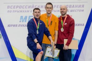 Илья Иванюк стал вторым на турнире в Челябинске с травмированной ногой