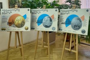«Посмотрите вокруг»: Банк России устроил архитектурную выставку в брянской областной библиотеке