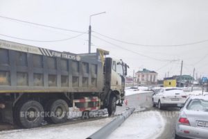 Транспортное ЧП в Брянске: на улице Объездной произошёл обрыв троллейбусных проводов
