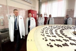 Брянская область и Белоруссия подписали программу сотрудничества на кондитерской фабрике в Минске