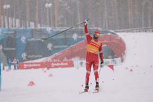 Александр Большунов выиграл масс-старт в Тюмени — 17 побед в 17 гонках