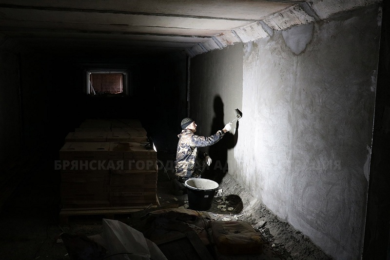 Ремонтируемый подземный переход в Брянске вынужденно «декорирован» фальш-колоннами