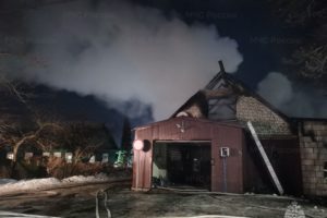 Пожар в Брянске: сгорели гаражи недалеко от Телецентра, жертв нет