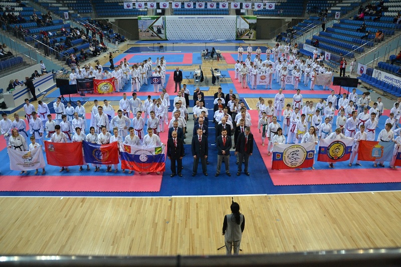 Брянская сборная выиграла домашний чемпионат ЦФО по каратэ в командном зачёте