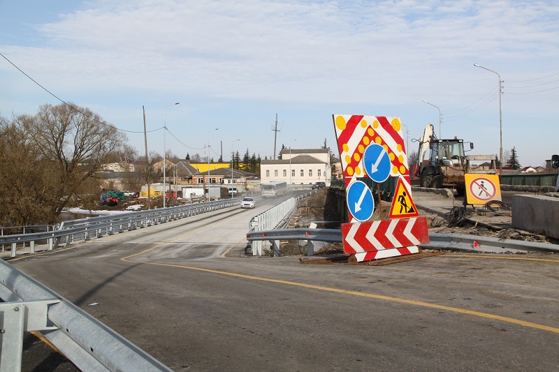 Движение по временному мосту через Судость открыто в Почепе