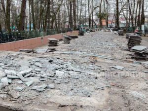 В Брянске начался «комфортный» ремонт воинского мемориала по улице Почтовой