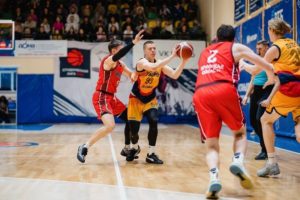 Баскетбольный «Брянск» за тур до конца первенства ЦФО вышел на чистое второе место
