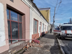 Очередное историческое здание по улице Калинина в Брянске постигло обрушение