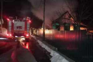 Ночной пожар в Выгоничах: в горевшем доме погибли мужчина и женщина