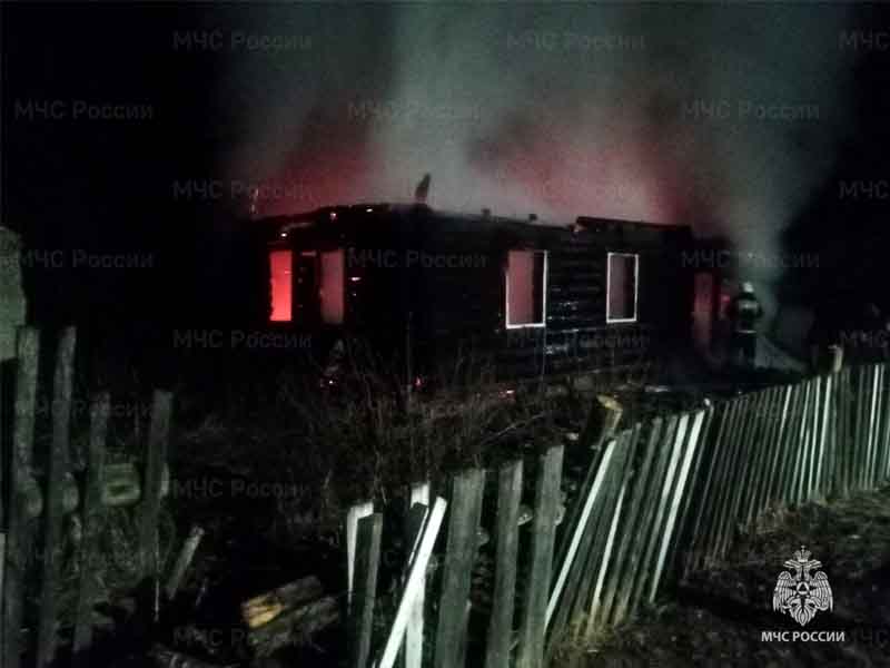 Ночной пожар под Суражом: жилой дом выгорел полностью, жертв нет
