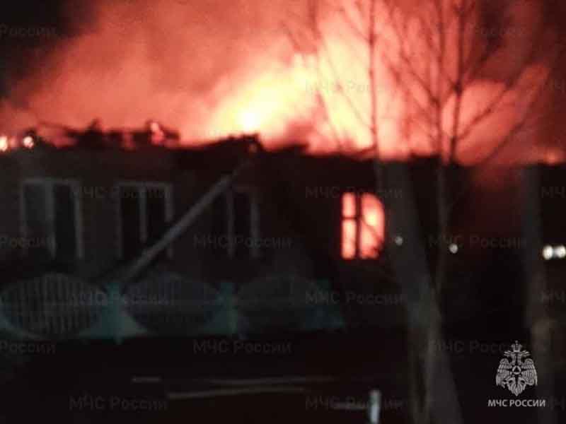 В ночном пожаре в деревне под Карачевом погиб пожилой мужчина