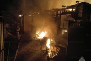Пожар в Клинцах: в огне погибла пара — мужчина и женщина