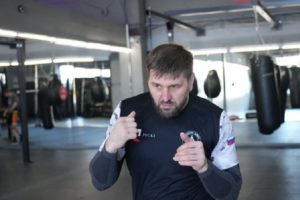 Возвращение года: Виталий Минаков встретится с Оли Томпсоном по правилам бокса в ММА-перчатках